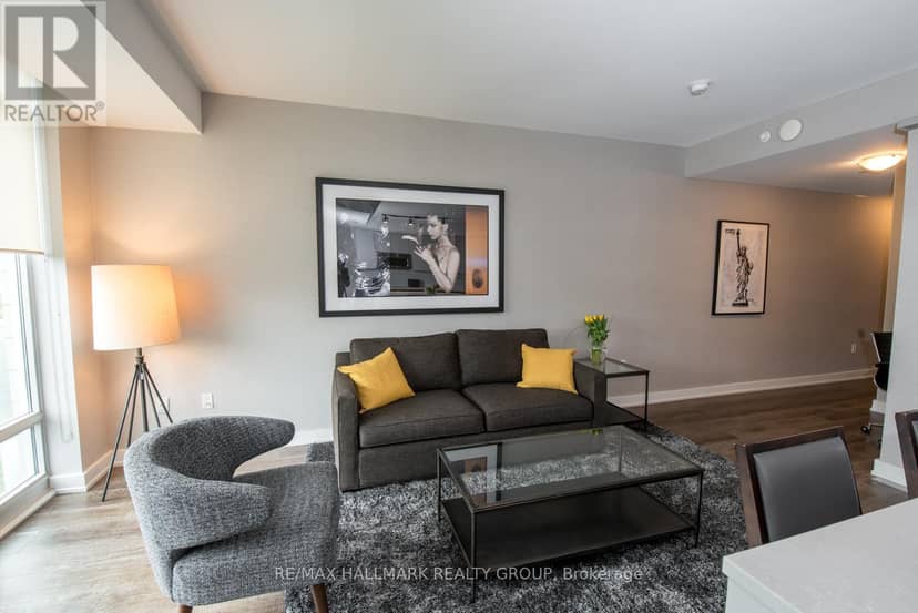 210 - 111 Champagne Avenue — photo 12 of 30