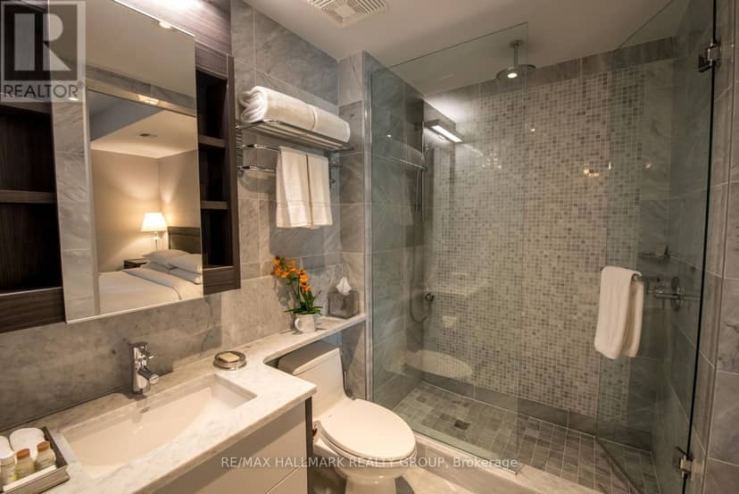210 - 111 Champagne Avenue, Ottawa, photo 6