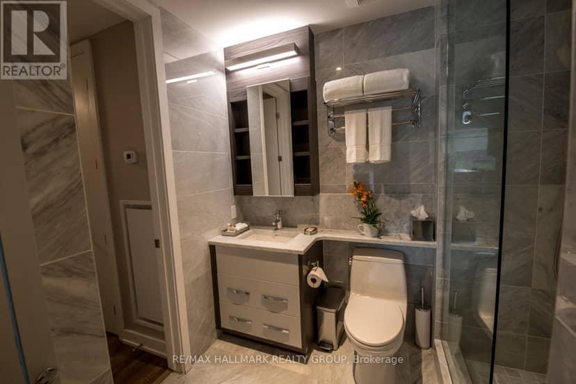 210 - 111 Champagne Avenue, Ottawa, photo 7