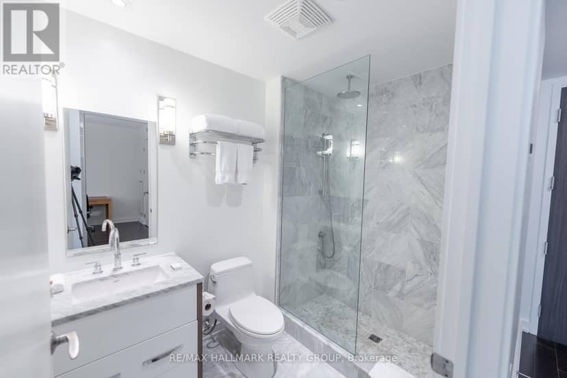 502 - 111 Champagne Avenue — photo 17 of 29