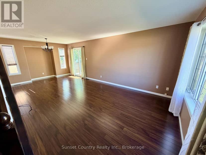 86 McMillan Avenue, Dryden, photo 4