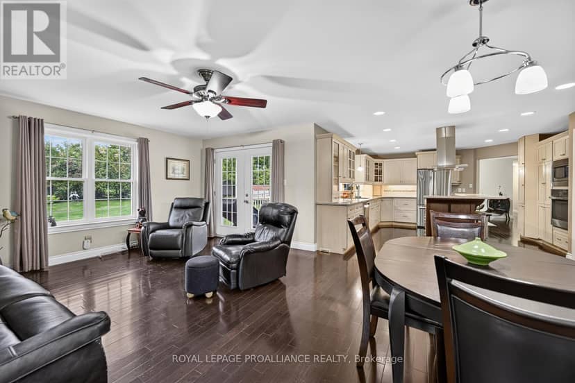 1294 County Rd 2 Road E — photo 16 of 40