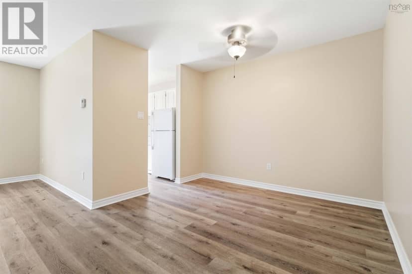 223 281 Windmill Road — photo 8 of 31