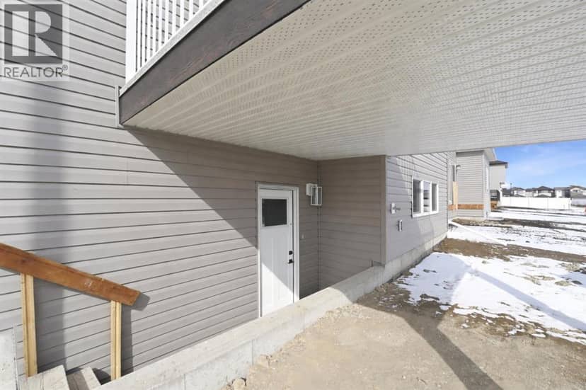 41 Emmett Crescent — photo 16 of 31