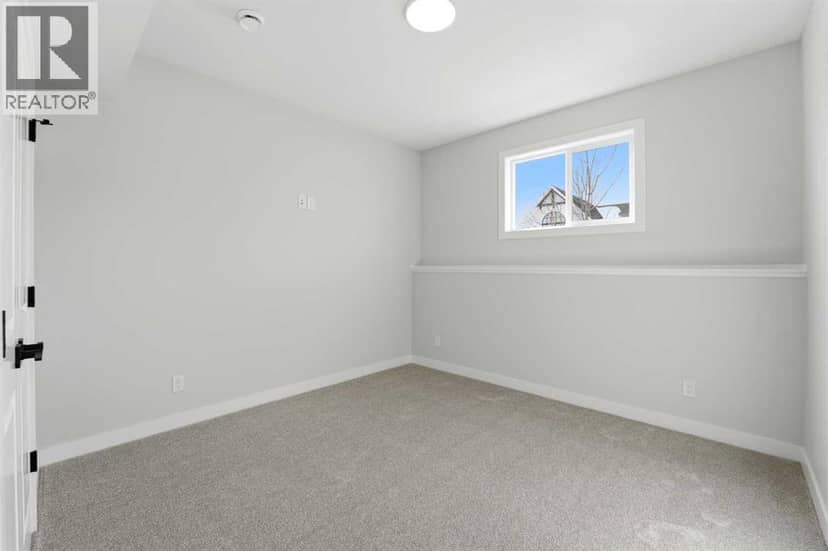 41 Emmett Crescent — photo 21 of 31