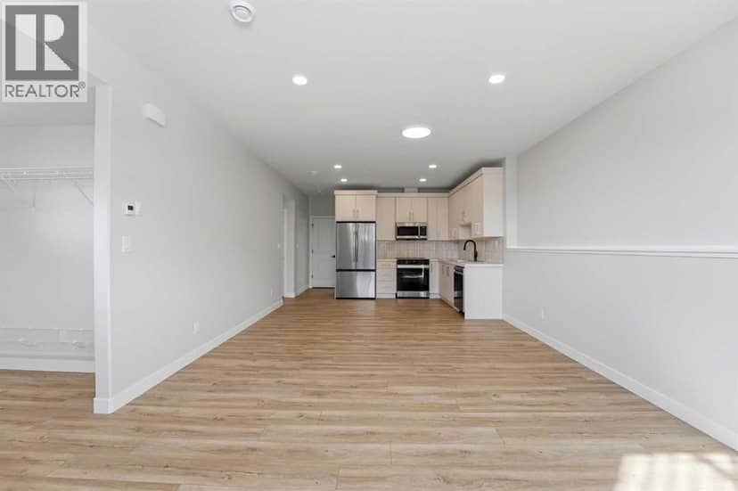 41 Emmett Crescent — photo 19 of 31