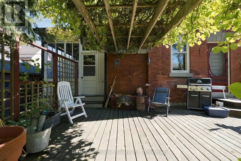 19 Sparling Street — photo 11 of 33