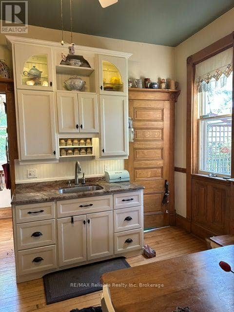 19 Sparling Street — photo 29 of 33