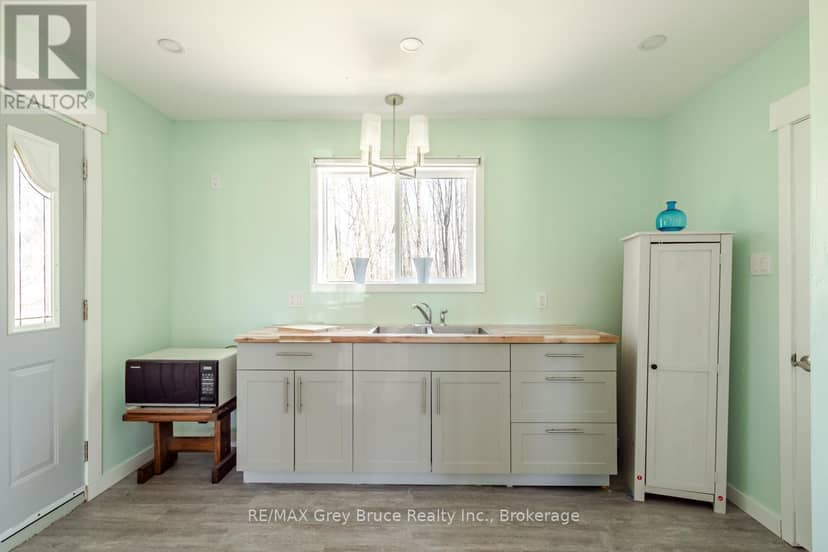 130 Crooked Hill Road — photo 10 of 40