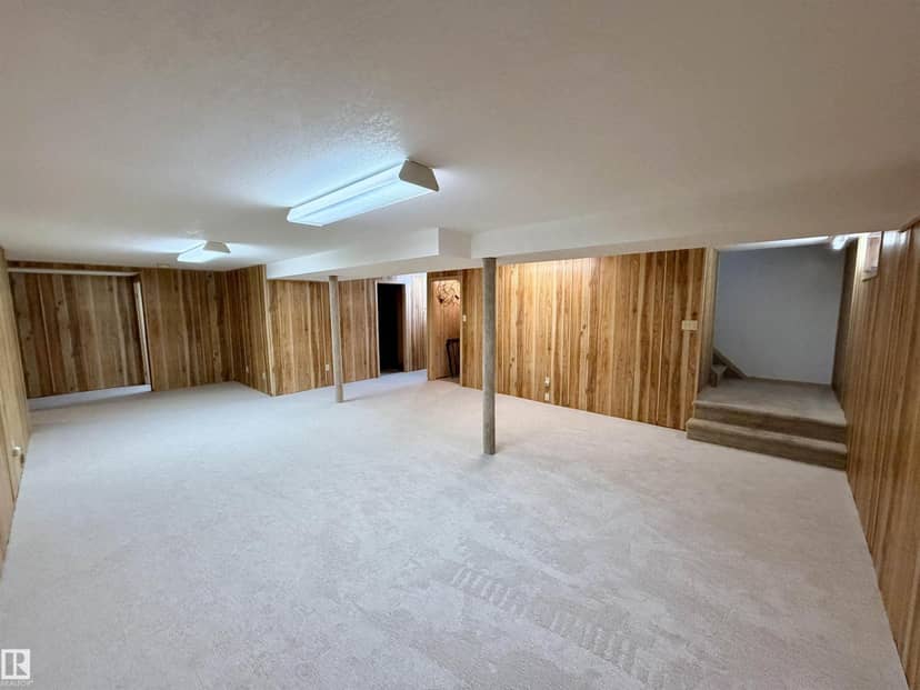 5233 49 AV — photo 20 of 36