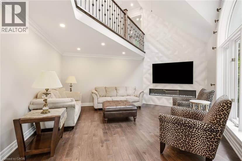 8010 GUELPH Line — photo 16 of 35