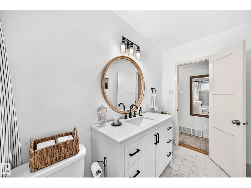 16406 87a AV NW — photo 32 of 40
