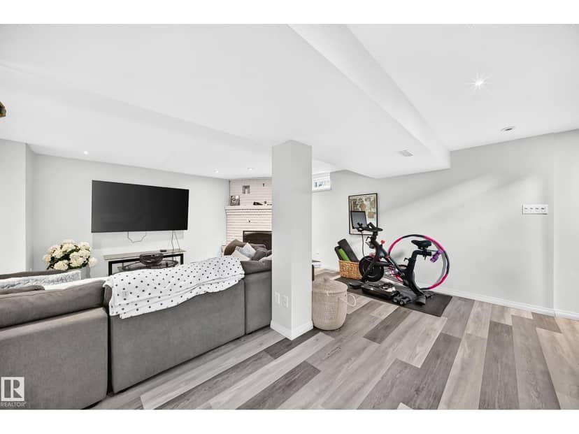 16406 87a AV NW — photo 36 of 40