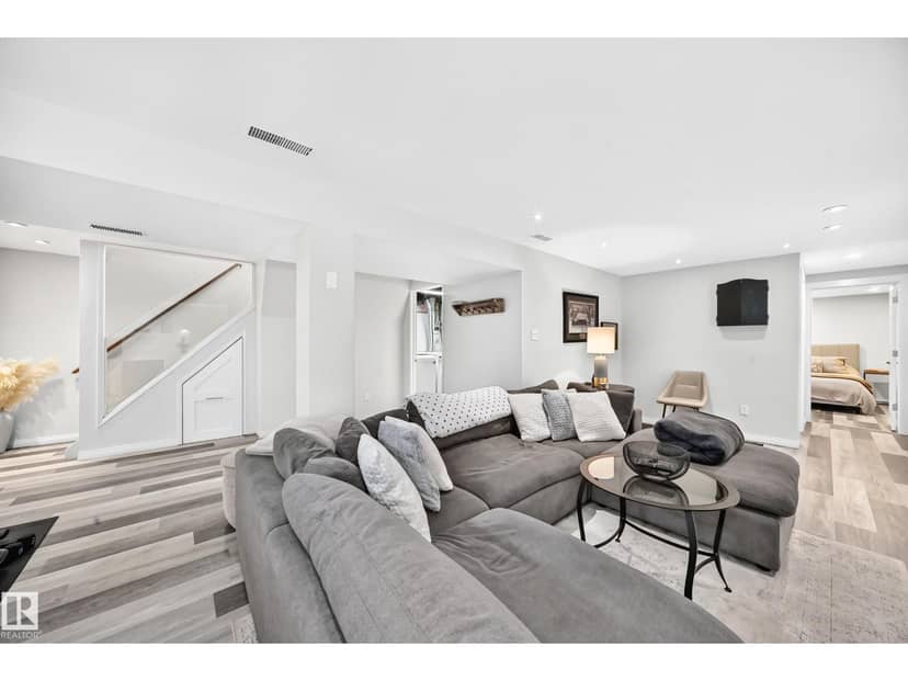 16406 87a AV NW — photo 38 of 40