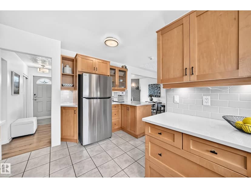 16406 87a AV NW — photo 9 of 40