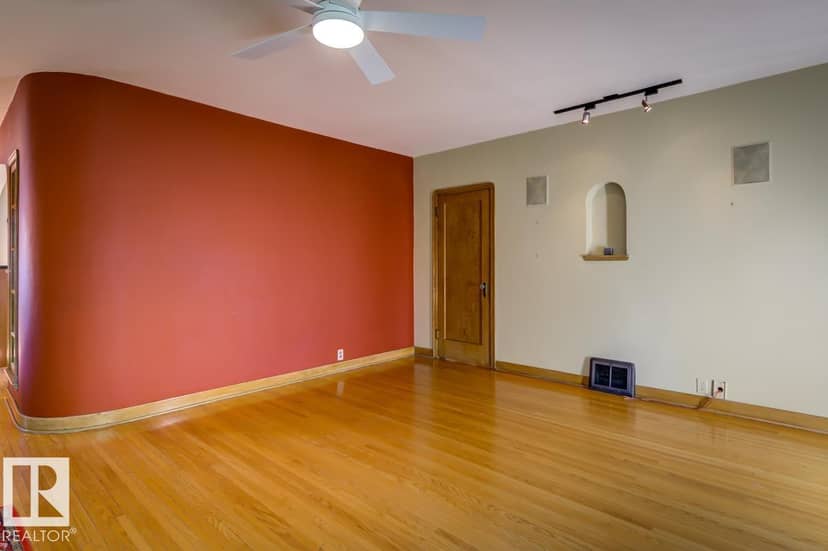 10514 127 Street NW — photo 11 of 40