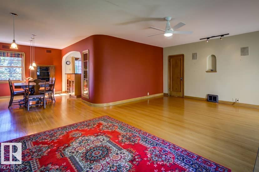 10514 127 Street NW — photo 12 of 40