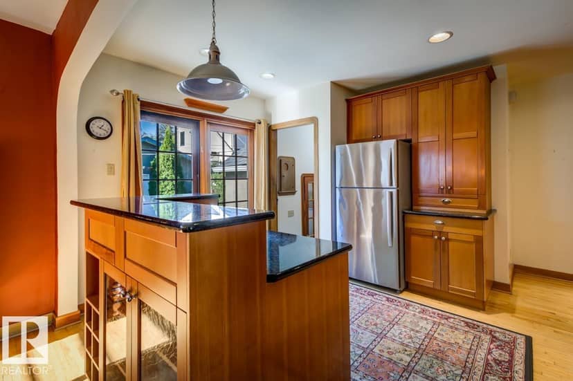 10514 127 Street NW — photo 19 of 40