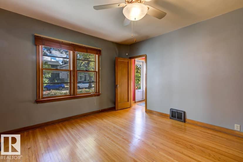 10514 127 Street NW — photo 37 of 40