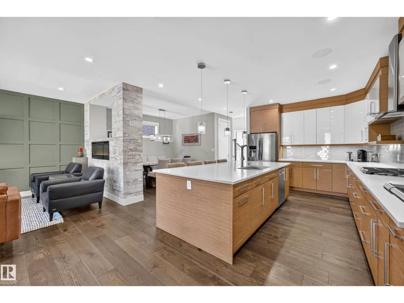 7544 78 AV NW — photo 12 of 40