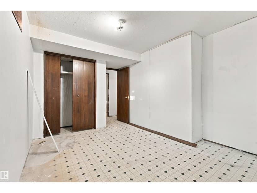 4102 48 Street — photo 19 of 27