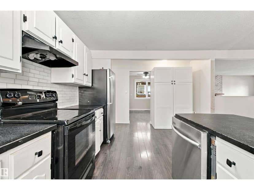 4102 48 Street, Bonnyville Town, photo 3