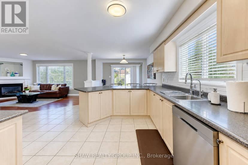 88 Decaro Crescent — photo 17 of 40