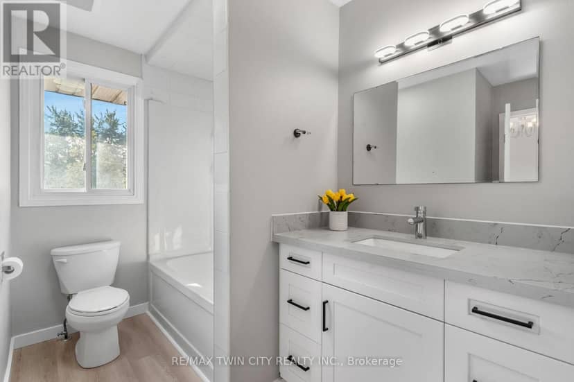 104 Ralgreen Crescent — photo 18 of 33