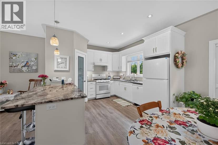 26 STONEBRIDGE Place — photo 13 of 40