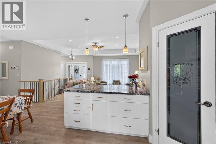 26 STONEBRIDGE Place — photo 17 of 40