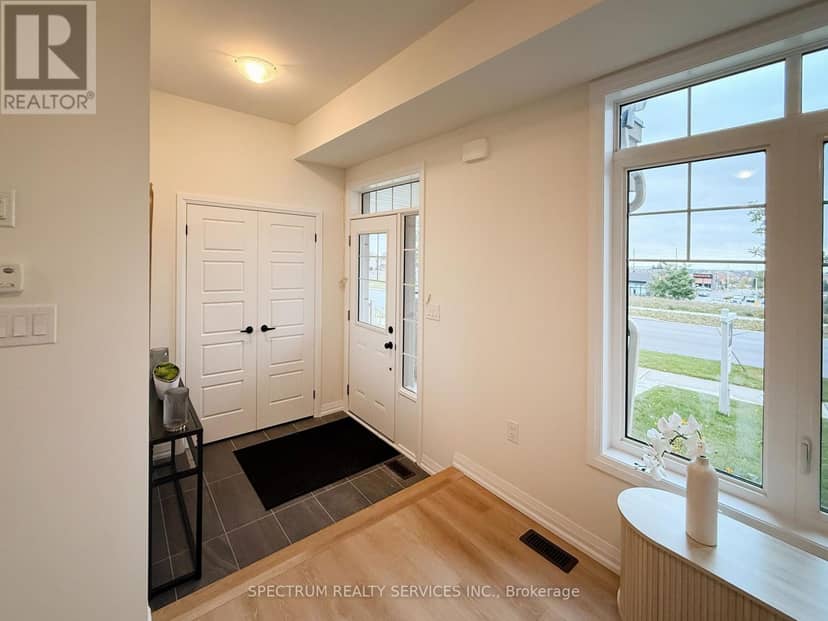 1520 Benson Street — photo 2 of 17