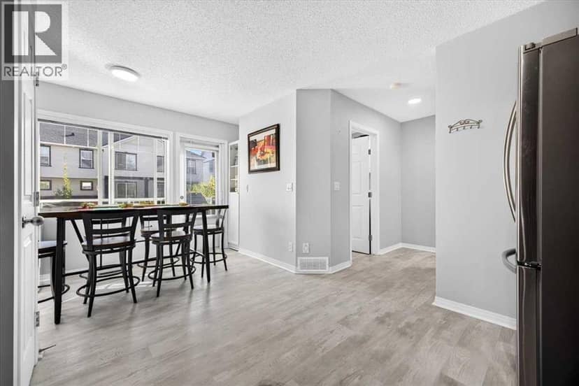 121 Everhollow Heights SW — photo 14 of 36