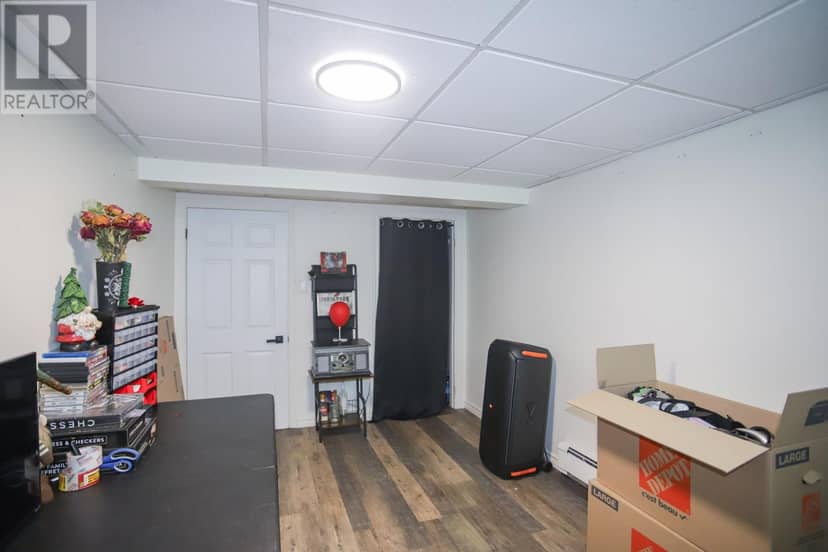 413 Northern AVE — photo 15 of 23