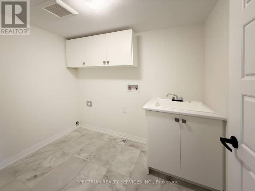 1522 Benson Street — photo 14 of 16