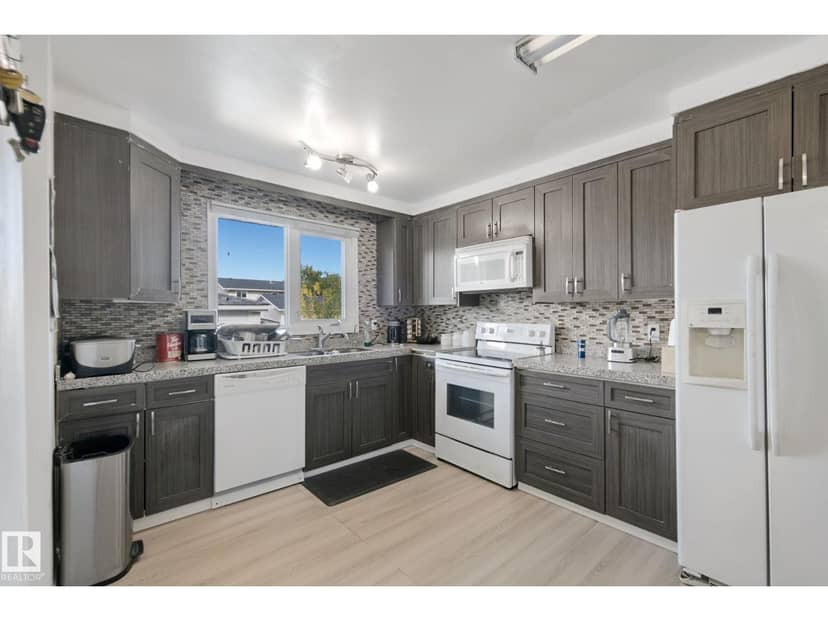 8508 149A AV NW — photo 13 of 40