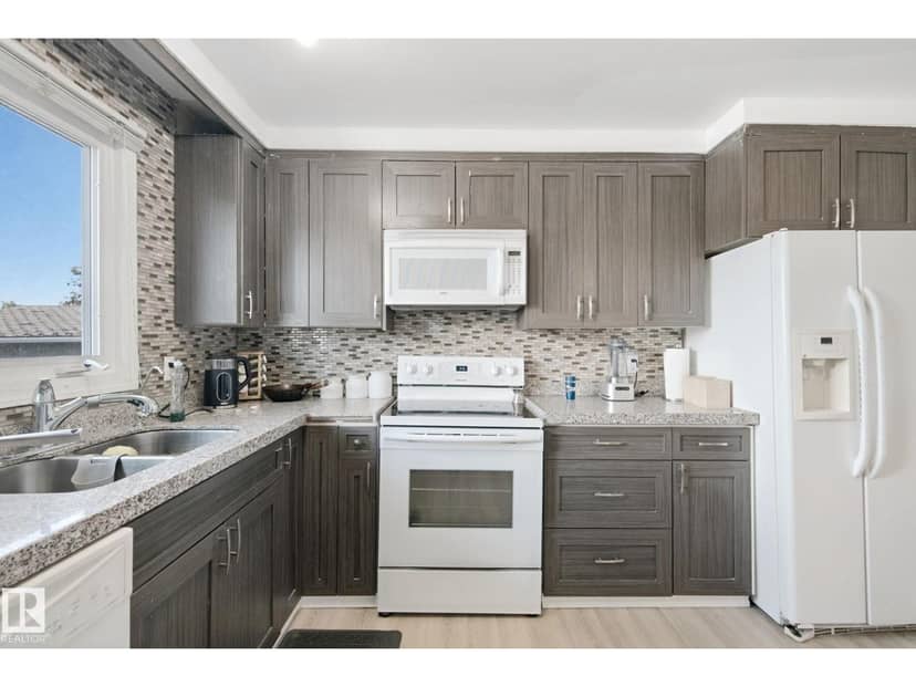 8508 149A AV NW — photo 15 of 40