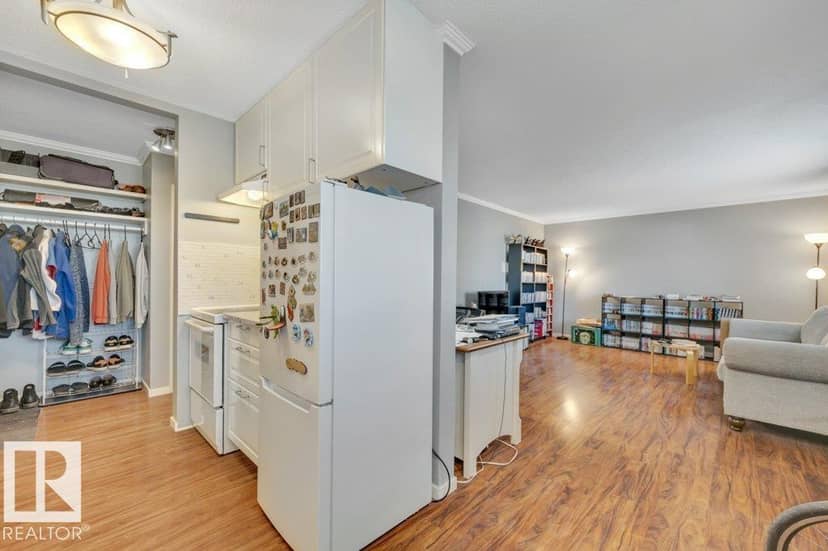#204 10540 80 AV NW — photo 13 of 31