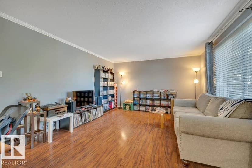 #204 10540 80 AV NW — photo 15 of 31