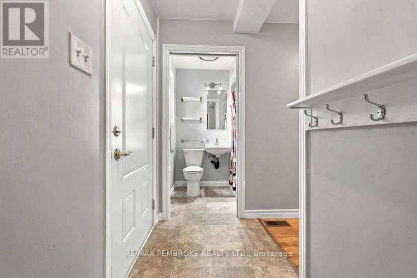 10 Laurier Avenue — photo 17 of 40