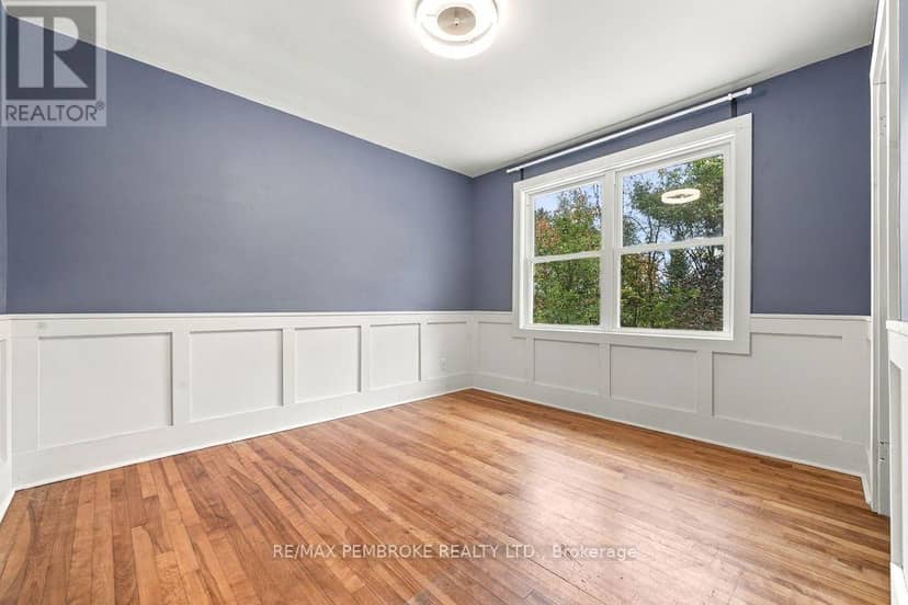 10 Laurier Avenue — photo 37 of 40