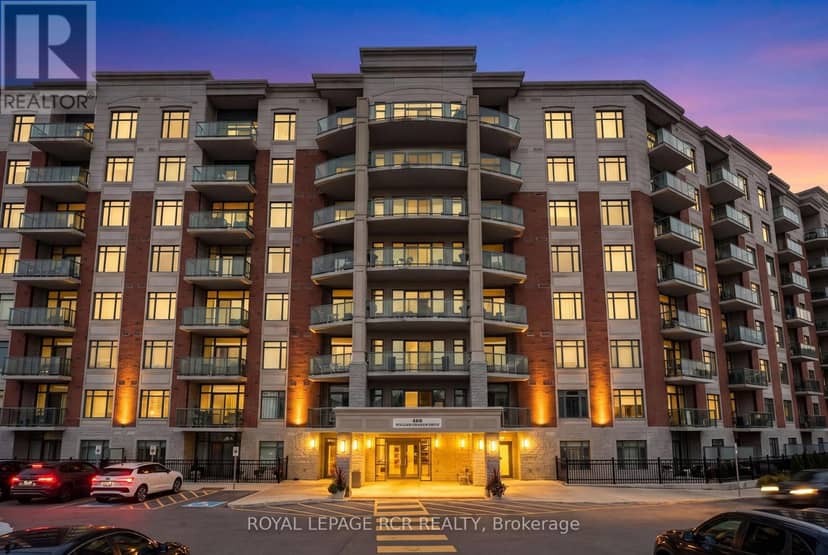 318 - 460 William Graham Drive, Aurora