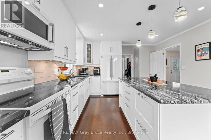112 Mary Avenue, Georgian Bluffs, photo 4
