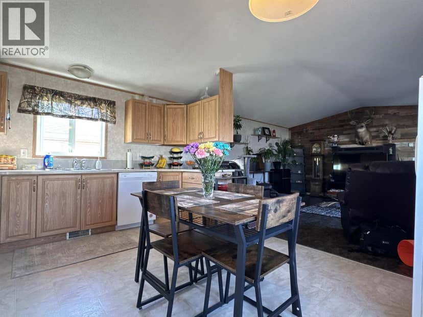 10231 99 STREET, Taylor, photo 2
