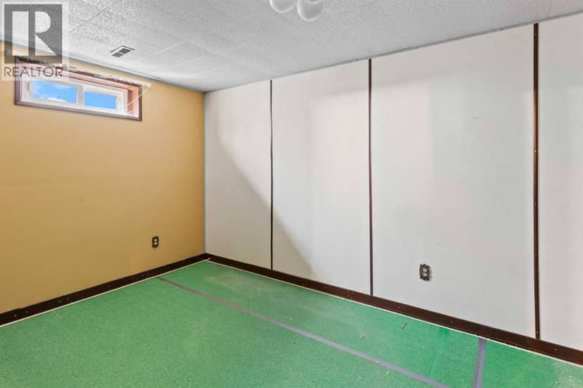 4513 67 Street — photo 19 of 31