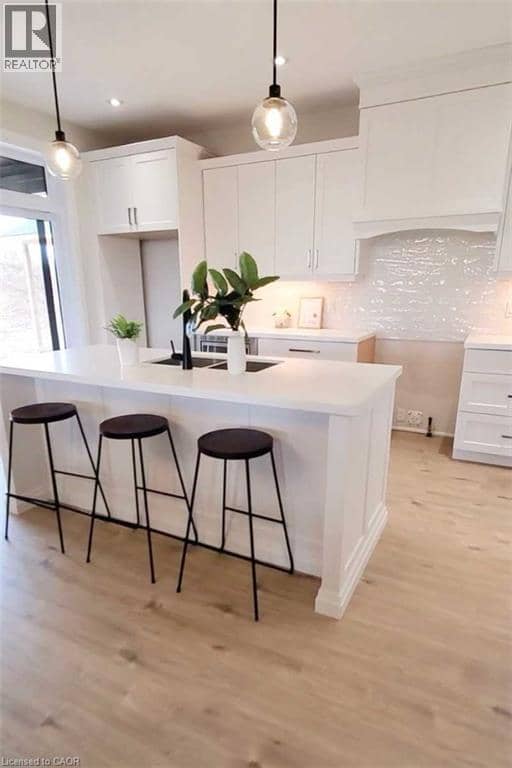 25 DUCHESS Drive — photo 3 of 12