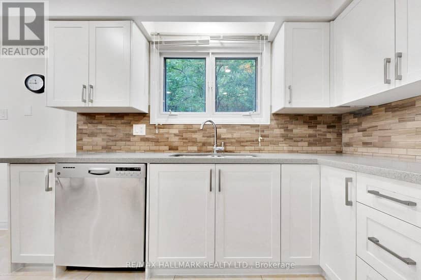 22 Pining Road — photo 11 of 36