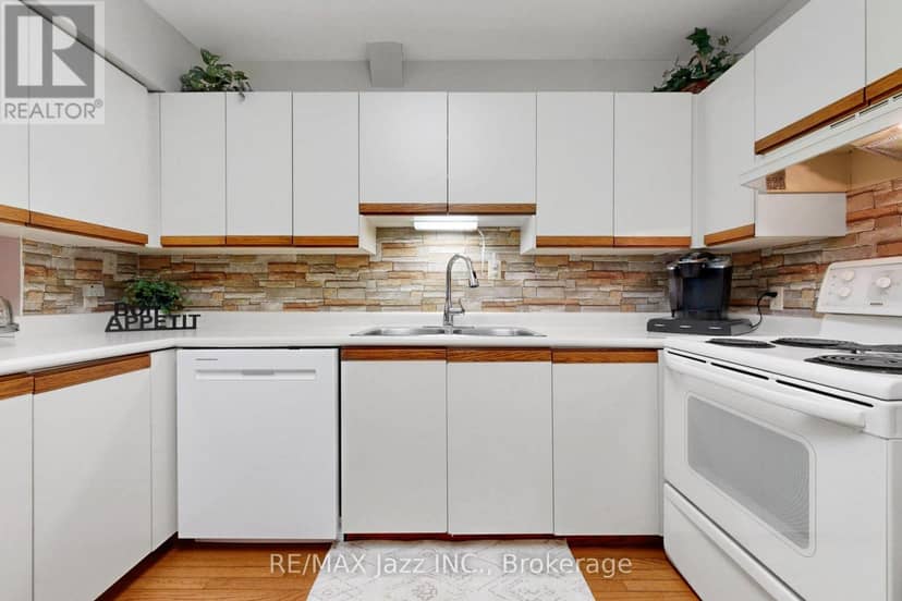4 - 234 Water Street — photo 5 of 40