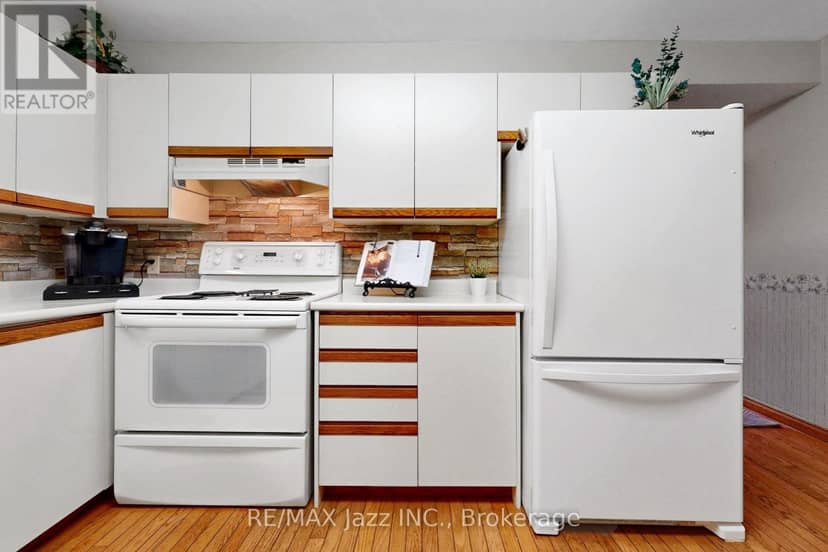4 - 234 Water Street — photo 6 of 40