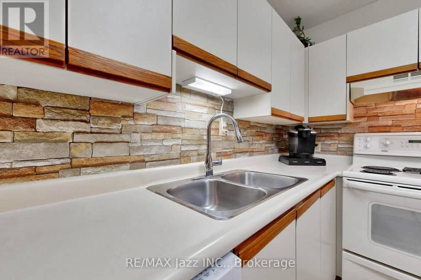 4 - 234 Water Street — photo 7 of 40