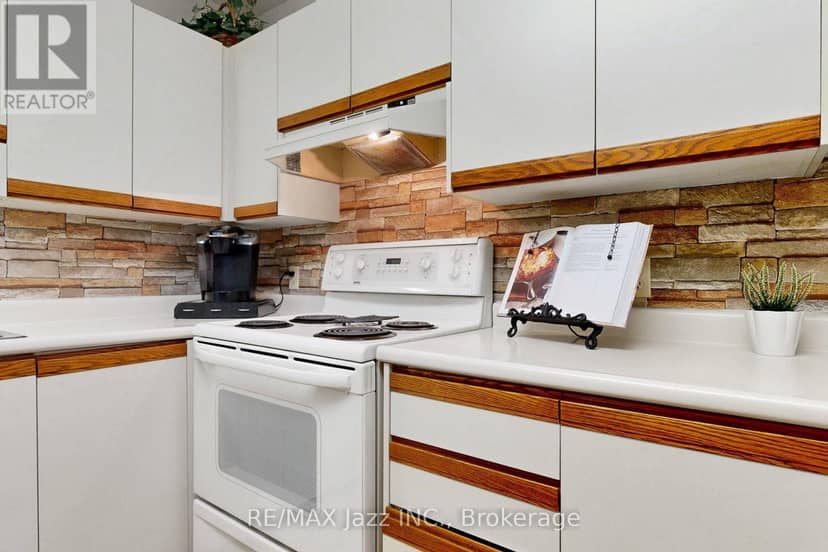 4 - 234 Water Street — photo 8 of 40